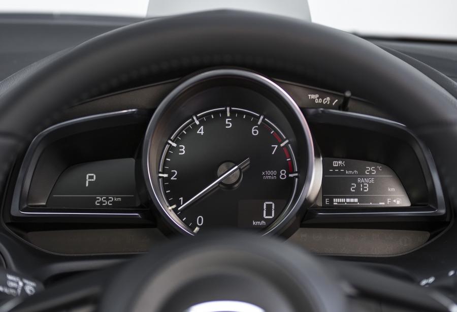 Панель приборов Mazda3 SP25 Astina Sedan (BM) 2016 года  (AU) (фото 44 из 56)